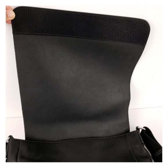 Shinola Bags Shinola Northsouth Black Leather Messenger Bag Poshmark